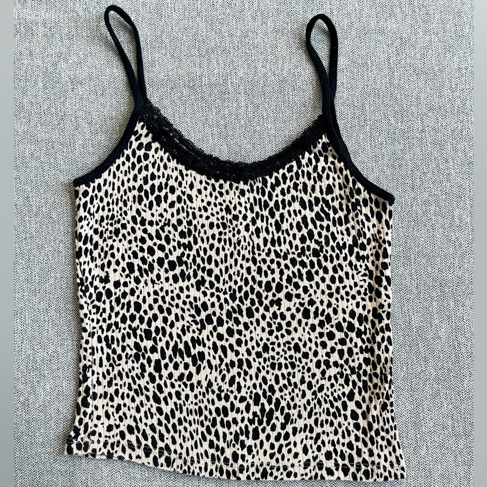 Brandy Melville Women’s Cheetah Print / Leopard Print With Black Lace Tank Top